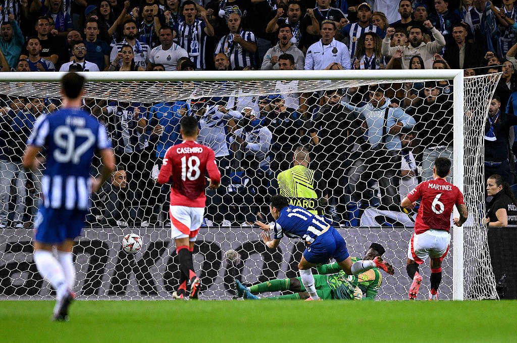 关于曼联惨败于波尔图主场，前景堪忧的信息