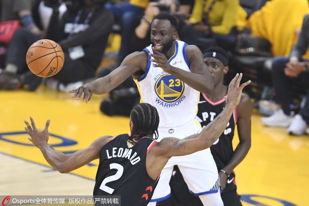 包含猛龙客场险胜尼克斯，洛瑞决胜三分的词条