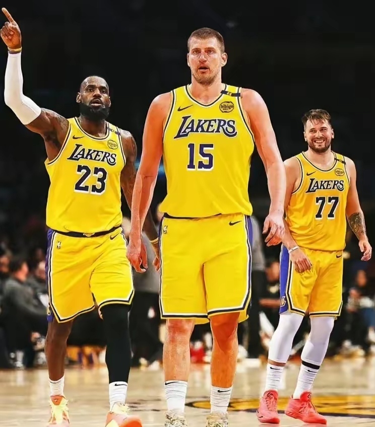 关于格林狂砍约基奇分，湖人迎来新赛季高光！的信息